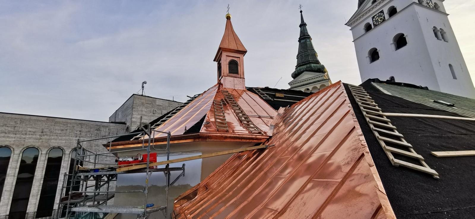 Klampiarske práce na Katedrále Najsvätejšej Trojice v Žiline